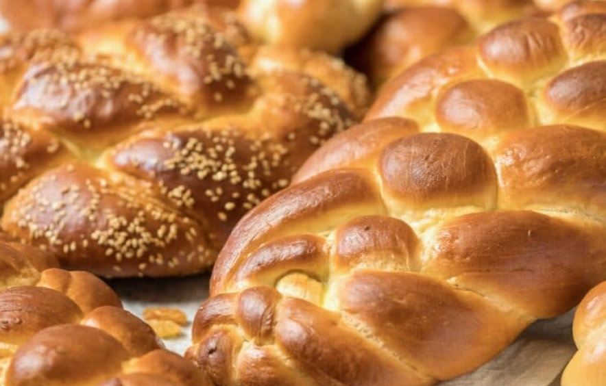 challah bread image