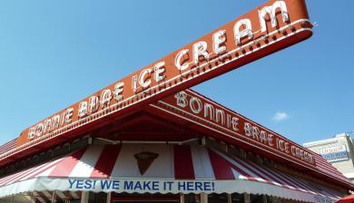 Bonnie Brae ice cream sign